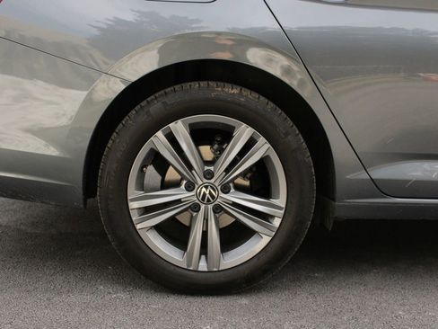 Used 2024 Volkswagen Jetta SE image 5