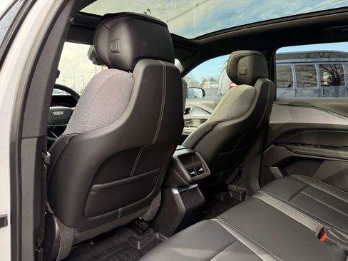 Used 2024 Cadillac Lyriq Tech AWD/4WD image 42