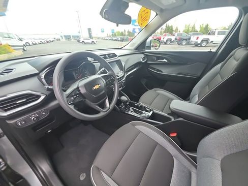 Used 2023 Chevrolet TrailBlazer LT FWD image 18