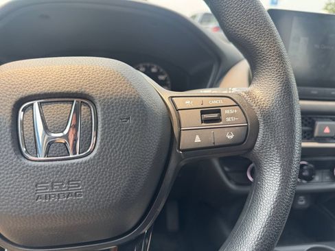 Used 2025 Honda HR-V LX image 18