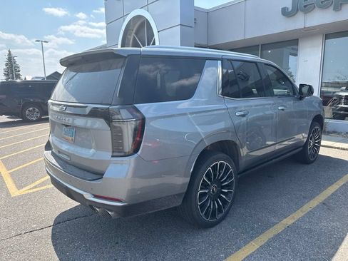 Used 2025 Chevrolet Tahoe High Country AWD/4WD image 4
