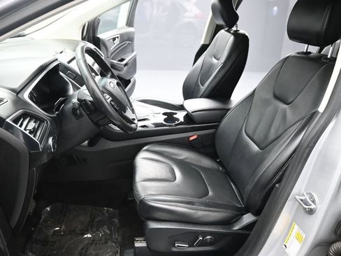 Certified 2018 Ford Edge Titanium image 10