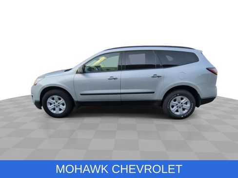 Used 2017 Chevrolet Traverse LS FWD image 5