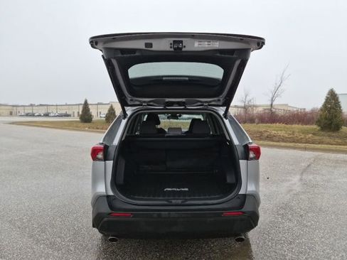 Used 2023 Toyota RAV4 XLE w/ Convenience Package image 11