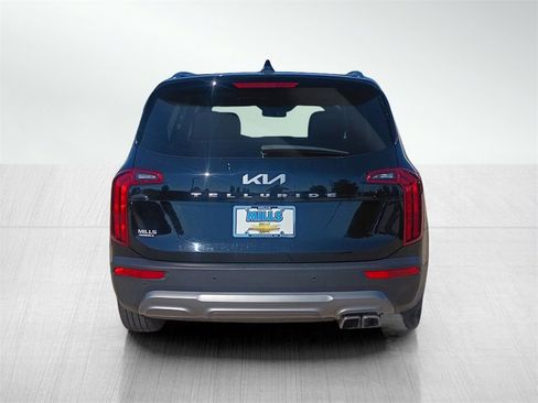 Used 2022 Kia Telluride S image 6