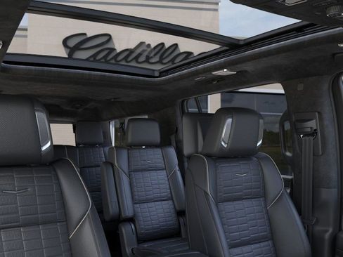 New 2024 Cadillac Escalade ESV Sport Platinum w/ LPO, ONYX Package image 24