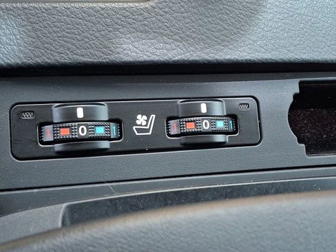 Used 2015 Lexus RX 450h AWD image 25