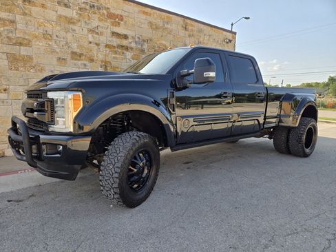 Used 2017 Ford F350 Lariat w/ Lariat Ultimate Package AWD/4WD image 2