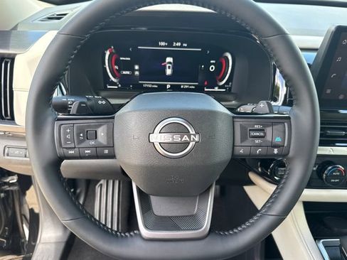Used 2026 Nissan Pathfinder SL AWD/4WD image 15