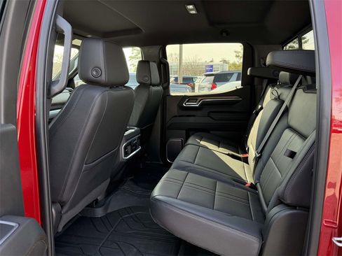 Used 2023 Chevrolet Silverado 1500 High Country w/ Technology Package image 15