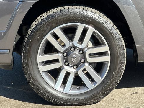 Used 2022 Toyota 4Runner TRD Sport AWD/4WD image 26