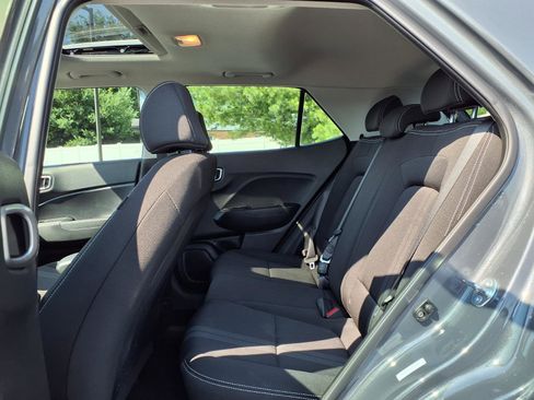 Used 2025 Hyundai Venue SEL FWD image 20