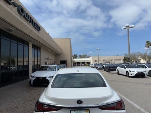 Used 2019 Lexus ES 350 w/ Premium Package image 7