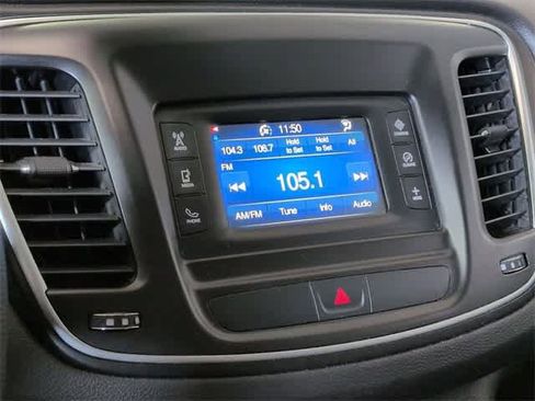 Used 2015 Chrysler 200 Limited image 26