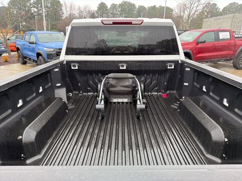 Used 2024 Chevrolet Silverado 2500 Custom w/ Custom Value Package image 24