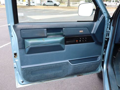 Used 1989 Chevrolet Silverado 2500 4x4 Regular Cab image 21