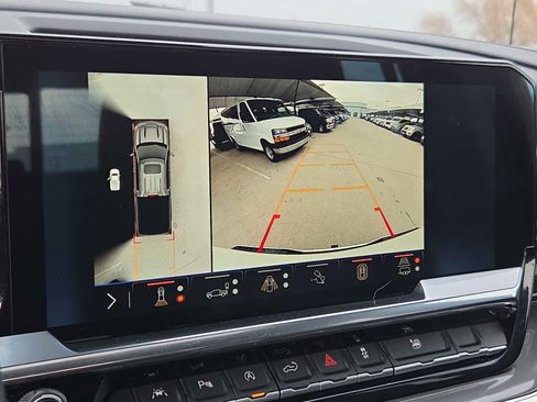 Used 2024 Chevrolet Silverado 1500 High Country w/ Technology Package image 28