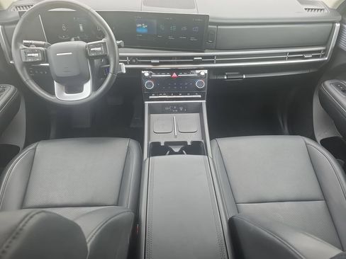 Used 2025 Hyundai Santa Fe SEL FWD image 9