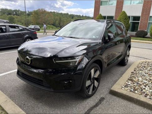 Used 2023 Volvo XC40 Recharge Ultimate w/ Protection Package Premier AWD/4WD image 11