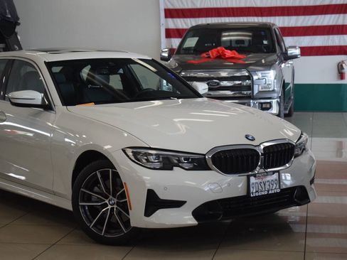 Used 2019 BMW 330i Sedan w/ Driving Assistance Package RWD image 4
