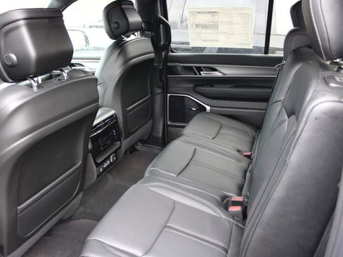 New 2026 Jeep Grand Wagoneer Limited image 14
