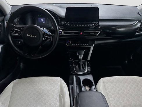 Used 2023 Kia Seltos EX image 28