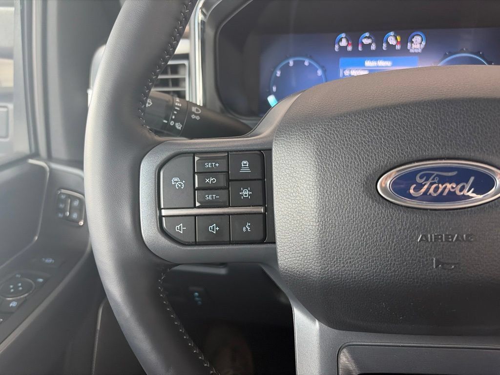 Used 2023 Ford F350 Lariat w/ Lariat Ultimate Package AWD/4WD image 18