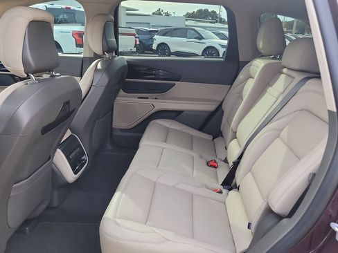 Certified 2025 Lincoln Nautilus Premier image 11