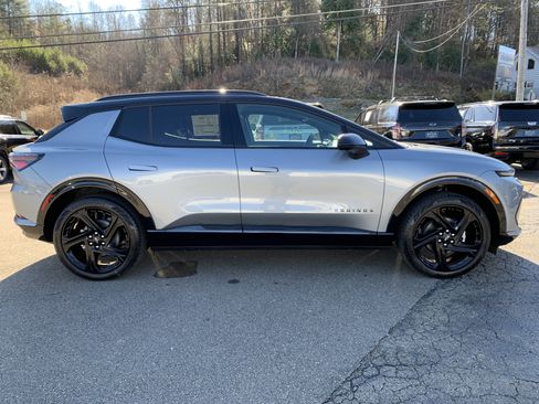 New 2026 Chevrolet Equinox EV RS FWD image 2