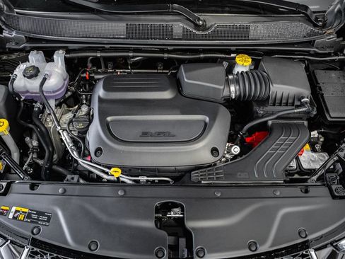 New 2026 Chrysler Pacifica Pinnacle image 18