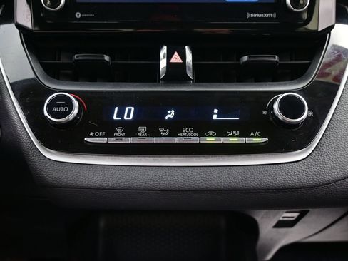 Used 2022 Toyota Corolla LE FWD image 19