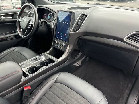 Used 2022 Ford Edge ST-Line image 11