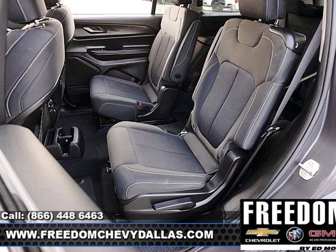 Used 2023 Jeep Grand Cherokee L Laredo image 10