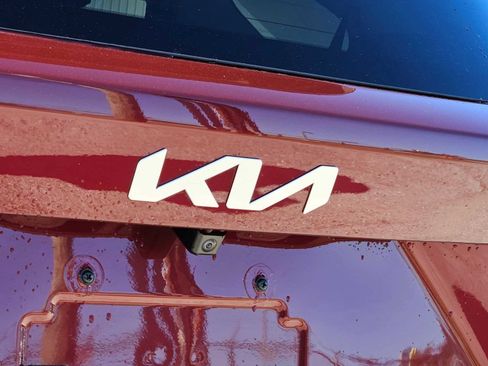 Certified 2024 Kia Sorento EX w/ Panoramic Sunroof Package image 12