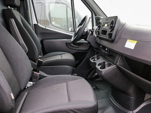 New 2024 Mercedes-Benz eSprinter 170 Cargo image 15