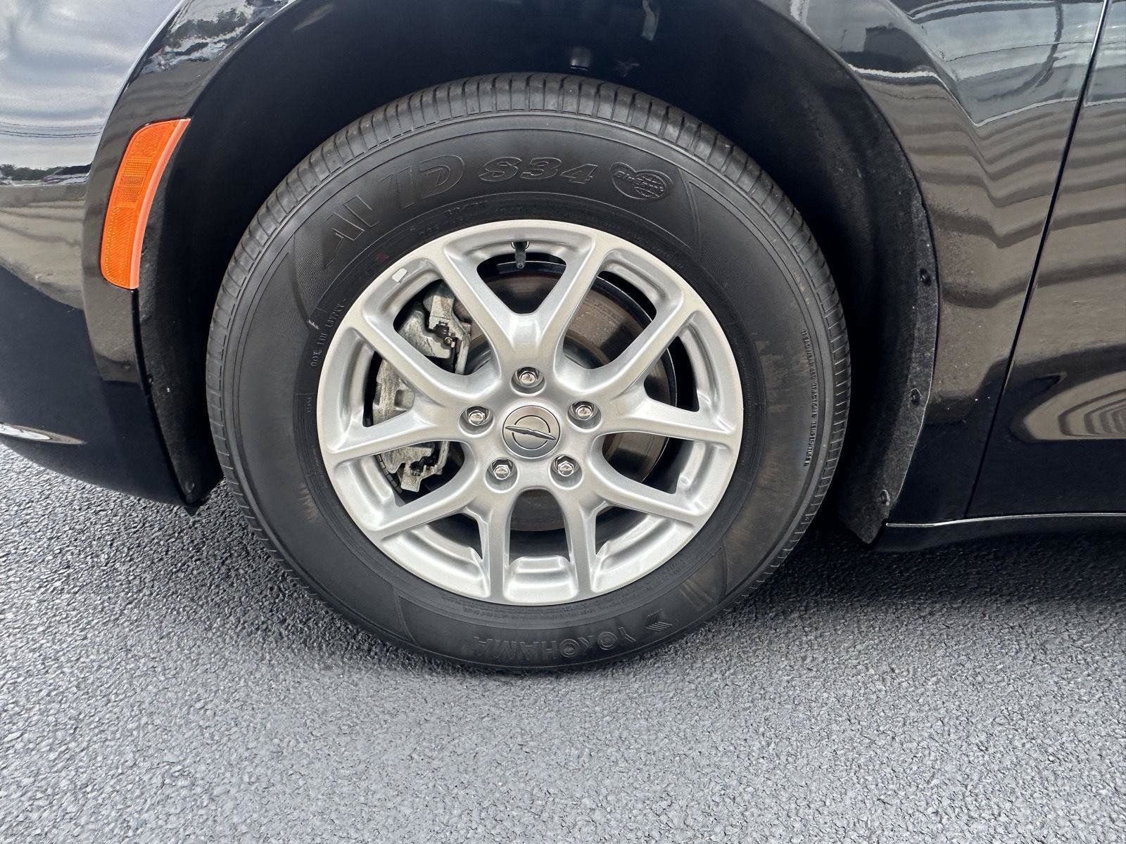 Used 2025 Chrysler Pacifica Select FWD image 16
