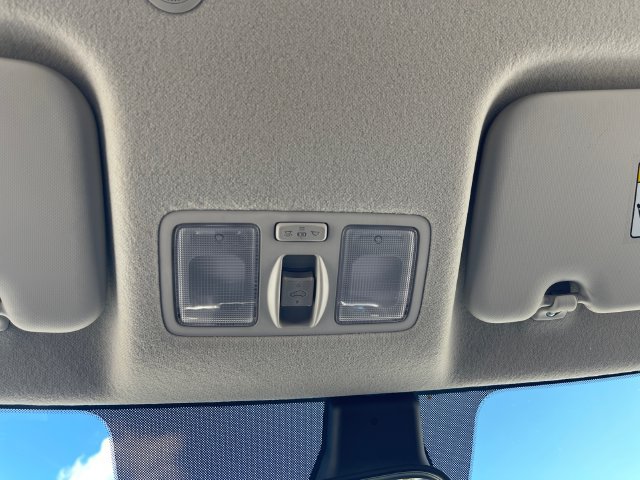 Used 2025 Hyundai Venue SEL FWD image 19