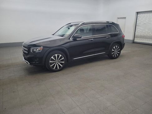 Used 2020 Mercedes-Benz GLB 250 w/ Premium Package image 2