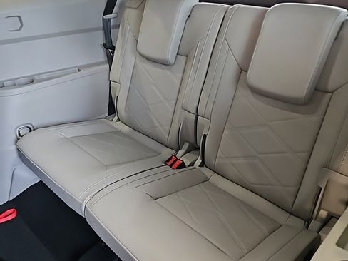 New 2026 Volkswagen Atlas SE image 25