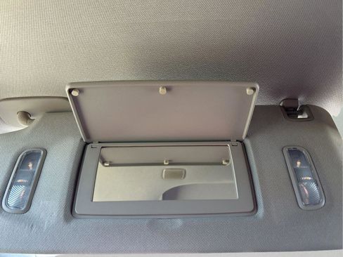 Used 2019 Chevrolet Suburban Premier image 38