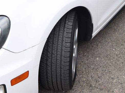 Used 2010 Volkswagen GTI 4-Door image 40