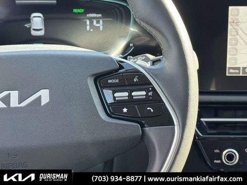 Used 2023 Kia Niro EX Touring image 11