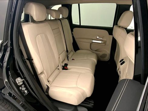 Used 2026 Mercedes-Benz GLB 250 image 13