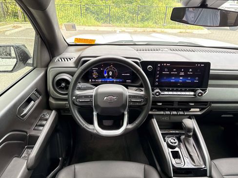 Used 2025 Chevrolet Colorado Trail Boss AWD/4WD image 13