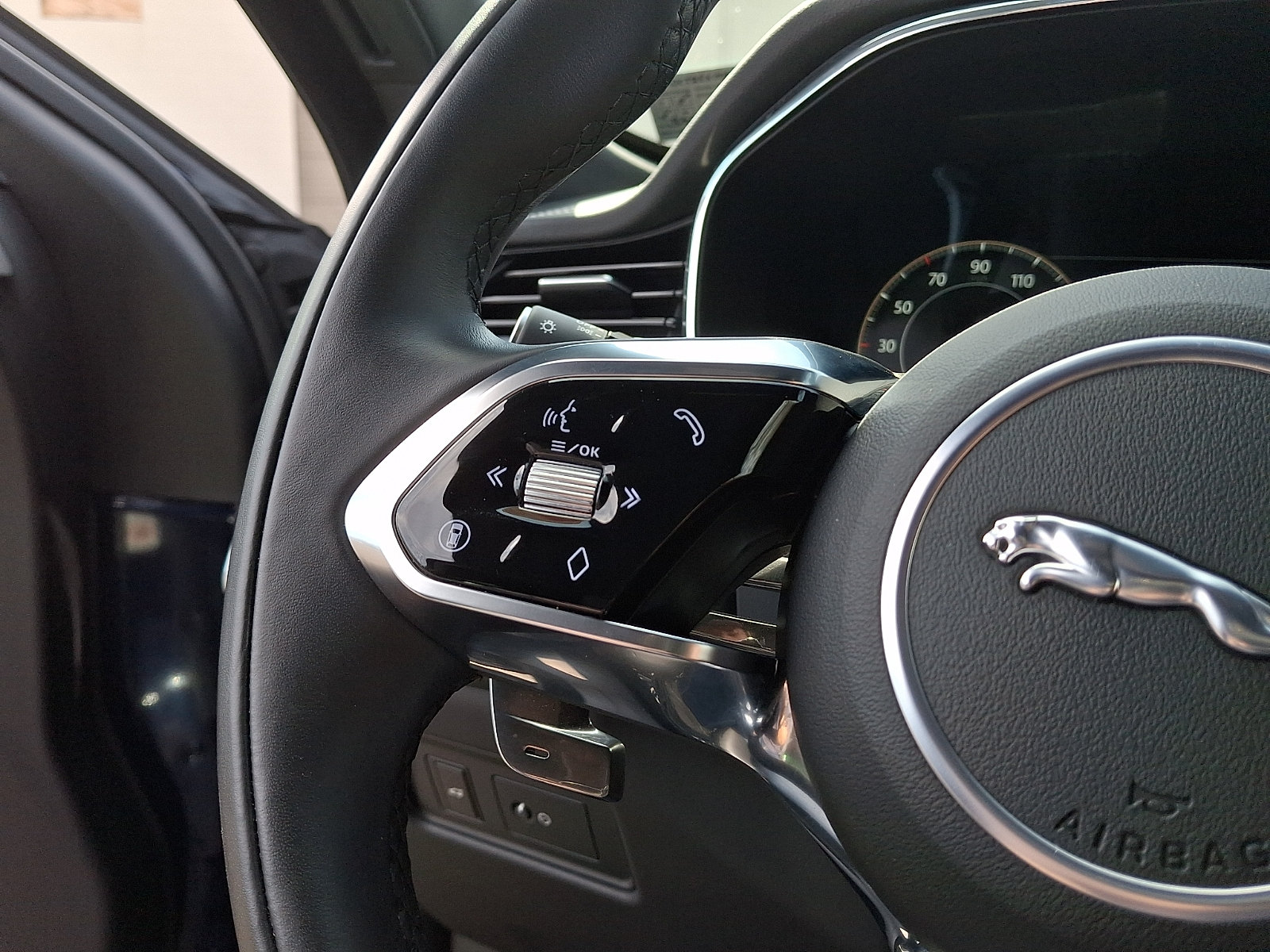 Used 2026 Jaguar F-PACE R-Dynamic S AWD/4WD image 21