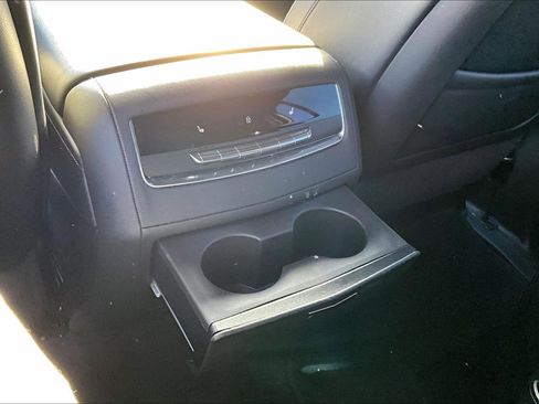 Used 2023 Cadillac Escalade ESV Premium Luxury image 31