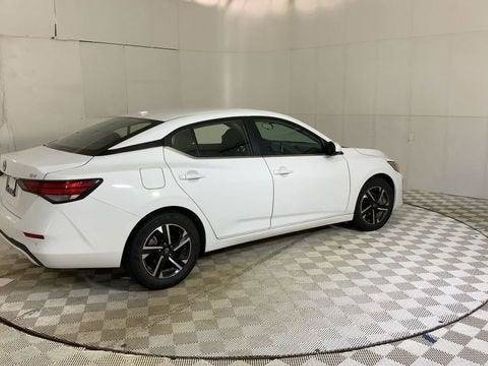 Used 2024 Nissan Sentra SV FWD image 3