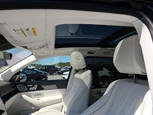 Used 2024 Mercedes-Benz Maybach GLS 600 4MATIC image 17