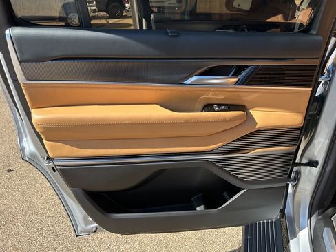 Used 2023 Jeep Grand Wagoneer Series III w/ Rear Seat Video Group 1 image 12