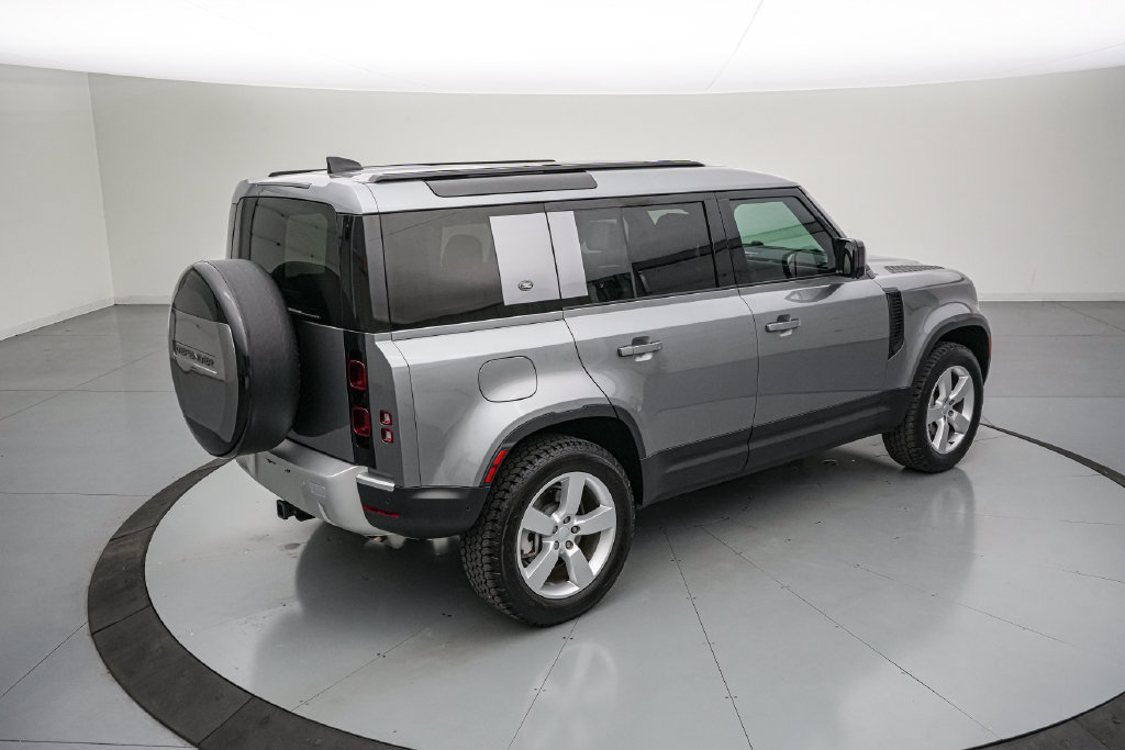 Used 2024 Land Rover Defender 110 S AWD/4WD image 4